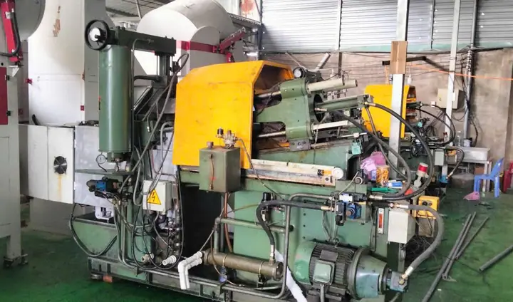 Máy đúc áp lực antimon tại xưởng sản xuất Dương Long