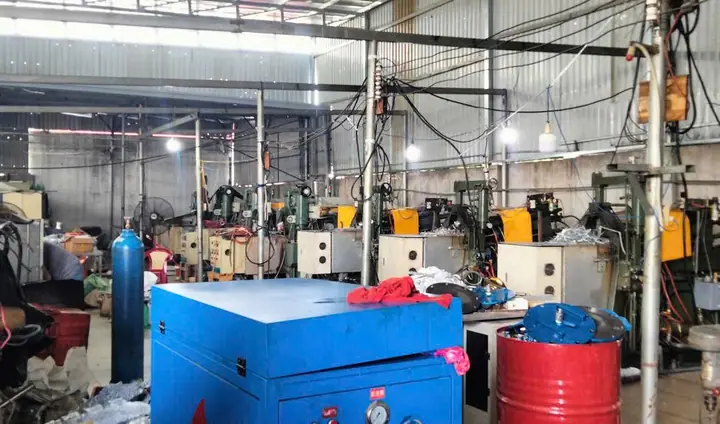 Toàn cảnh dây chuyền đúc antimon tại xưởng Dương Long, TP.HCM